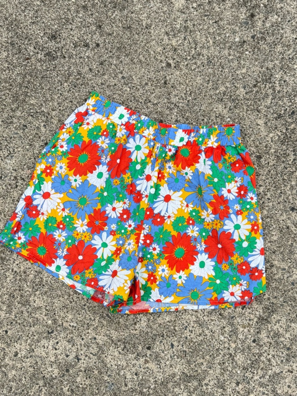 Bright Floral  Elastic-Waist Shorts - Multicolor